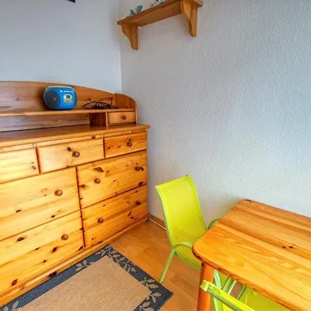 - Haus H, App 0h0710 *